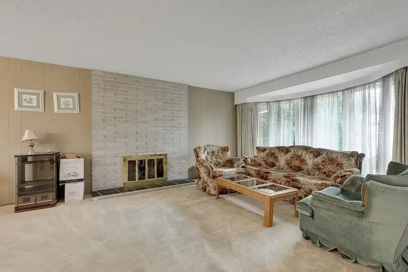 15115 EAGLE PLACE - photo 4 of 40