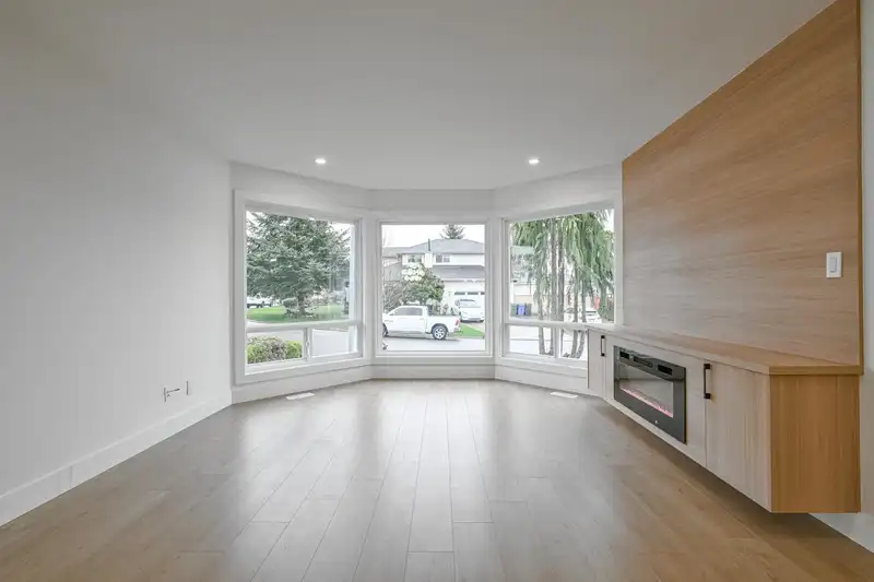 32069 CLINTON AVENUE - photo 3 of 25