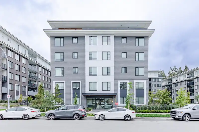 107 15825 85 AVENUE - photo 1 of 35