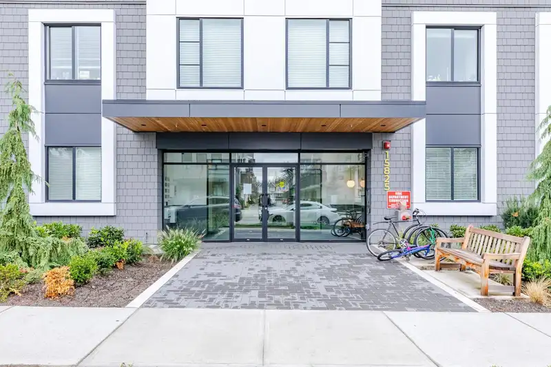 107 15825 85 AVENUE - photo 4 of 35