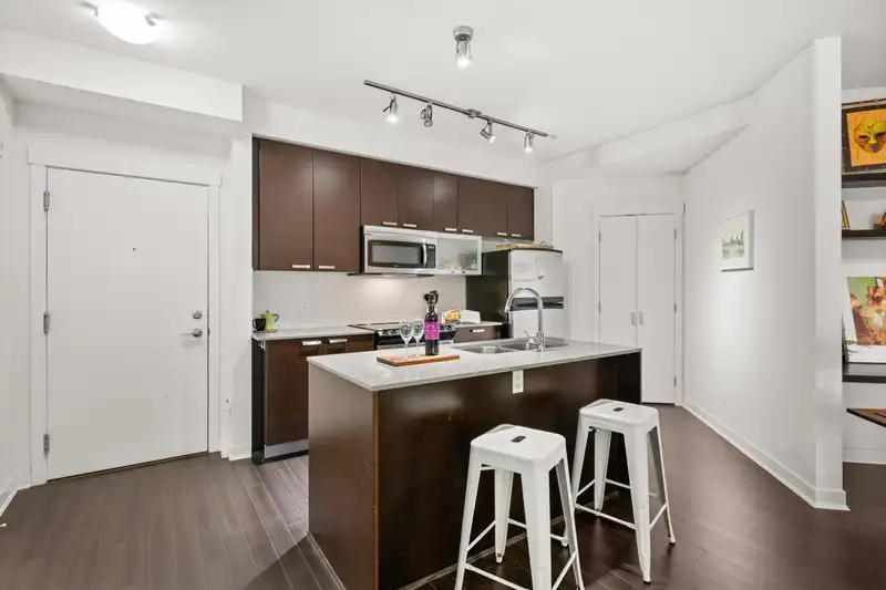 331 18818 68 AVENUE - photo 1 of 25