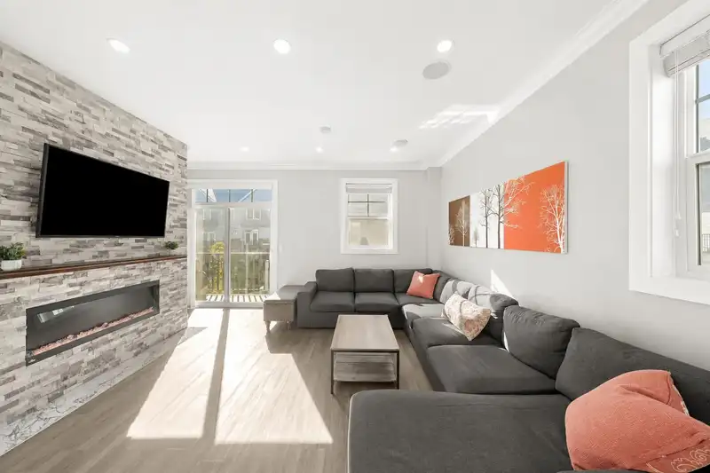 8 7056 192 STREET - photo 3 of 29