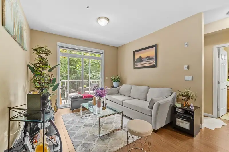 308 13277 108TH AVENUE - photo 4 of 22