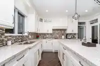 8010 170 STREET - thumbnail 15