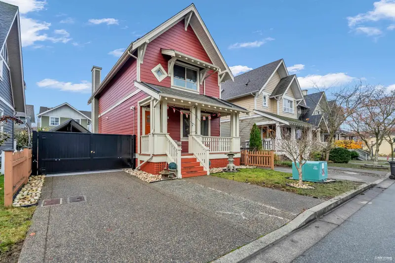 270 HOLLY AVENUE - photo 3 of 25