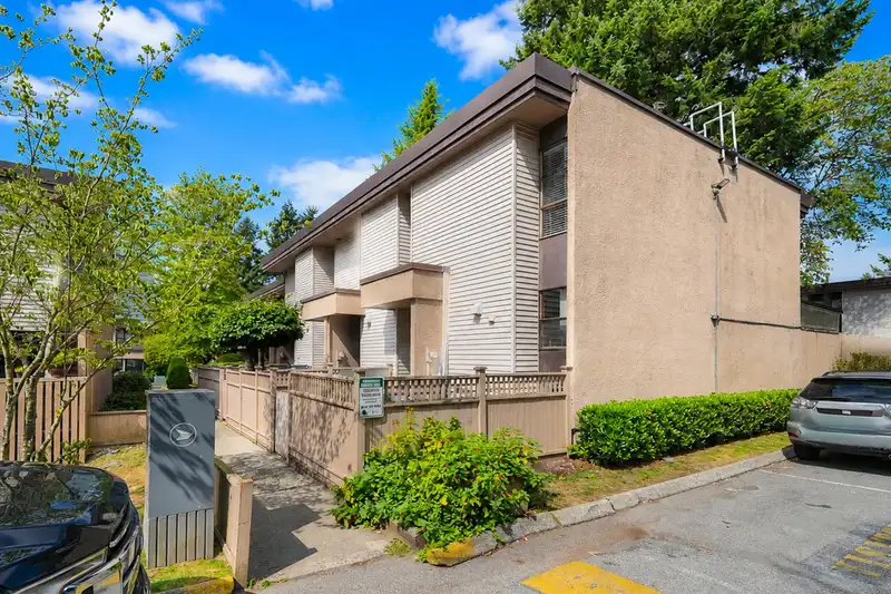 36 13795 102 AVENUE - photo 1 of 25