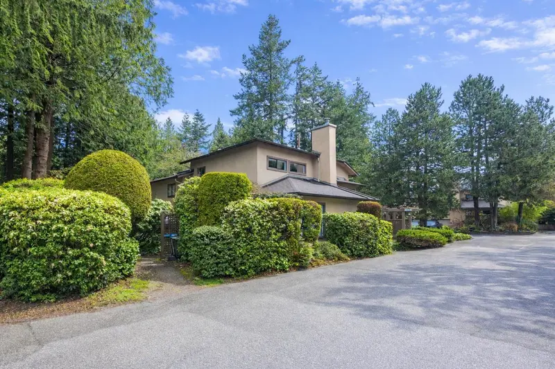 104 12745 16 AVENUE - photo 2 of 25