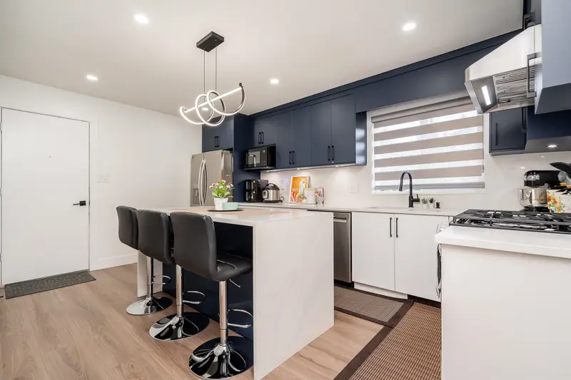 17233 60 AVENUE - photo 1 of 25