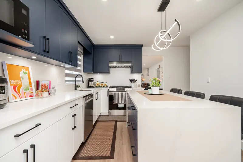 17233 60 AVENUE - photo 4 of 25