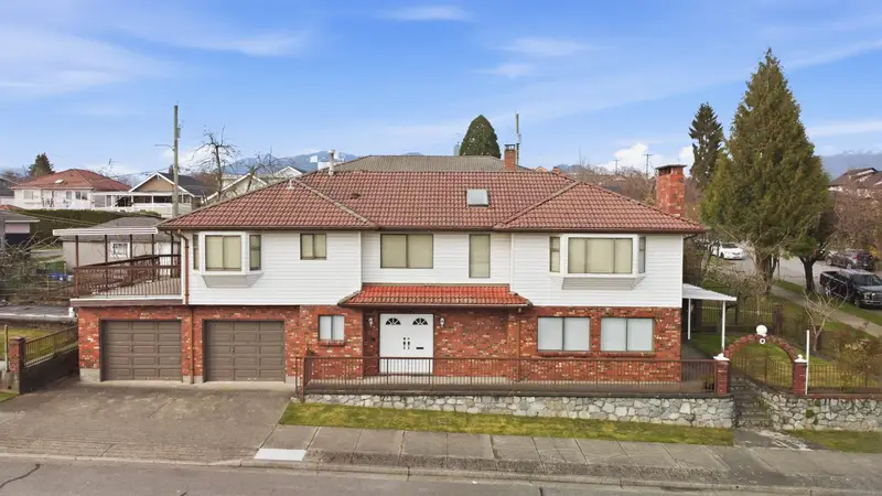 2693 E GEORGIA STREET - photo 1 of 11