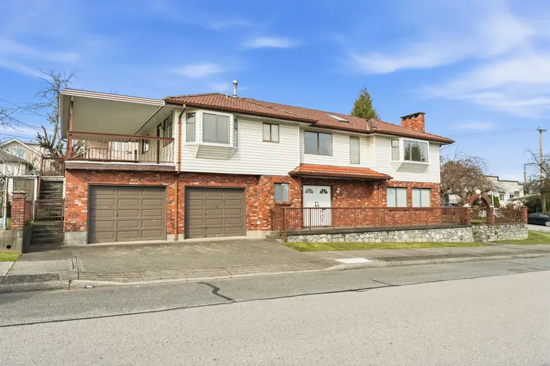 2693 E GEORGIA STREET - photo 2 of 11