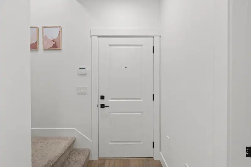 15 17458 100 AVENUE - photo 4 of 36