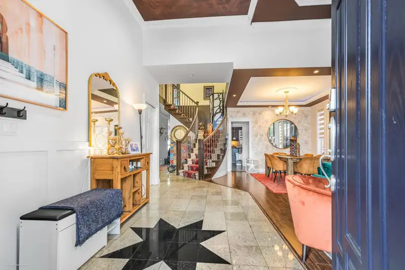 14220 62A AVENUE - photo 4 of 40