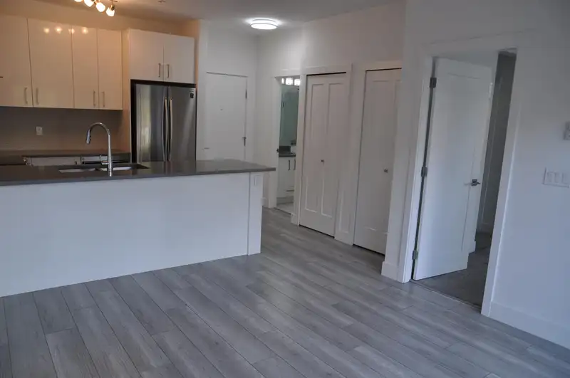 506 13978 FRASER HIGHWAY - photo 2 of 40
