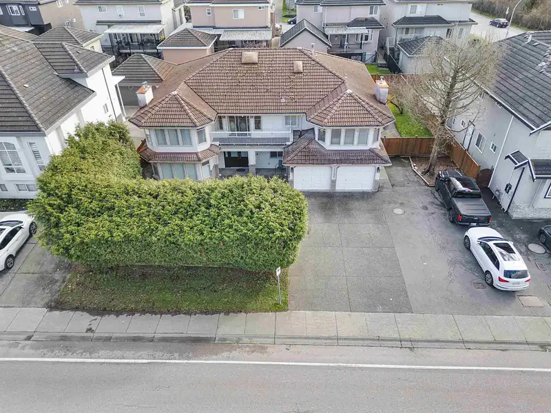 12604 68 AVENUE - photo 3 of 36