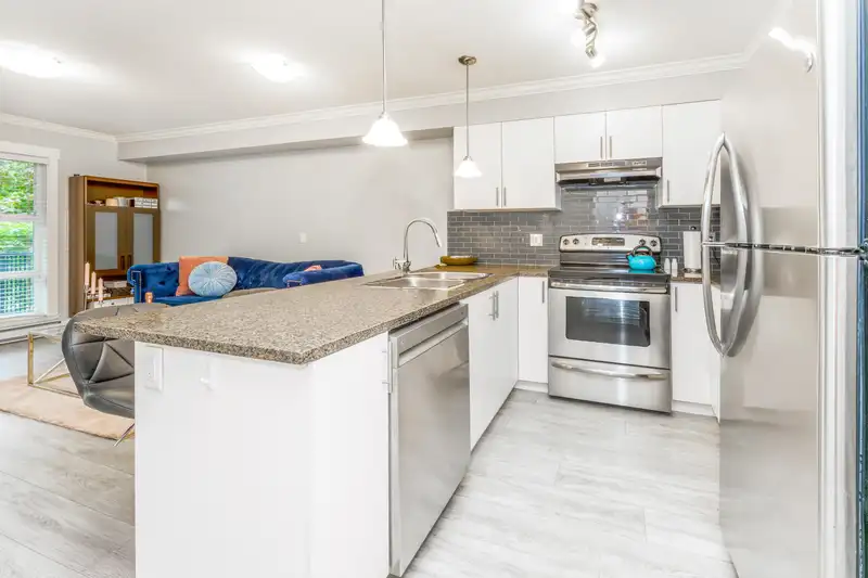 217 17769 57 AVENUE - photo 4 of 24