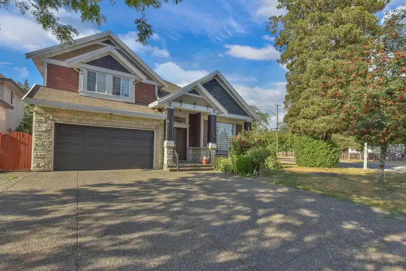 13189 HUNTLEY AVENUE - photo 3 of 40