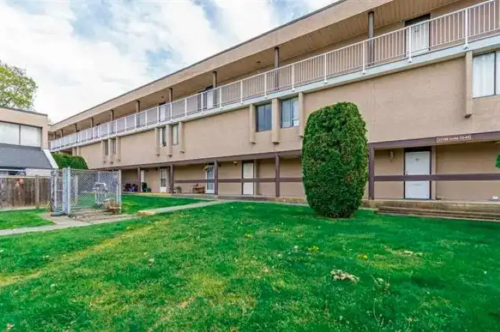 35 17706 60 AVENUE - photo 1 of 10