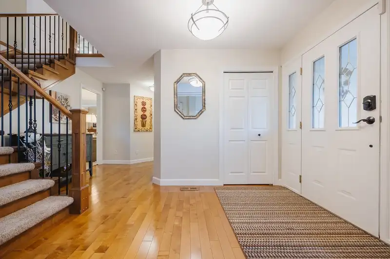 16636 83 AVENUE - photo 3 of 40