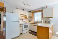 8115 157A STREET - thumbnail 27