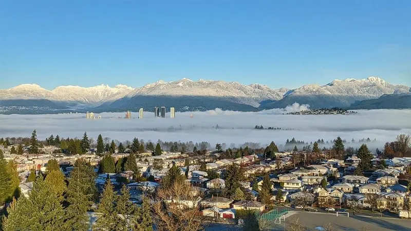 2101 6659 SOUTHOAKS CRESCENT - photo 3 of 14