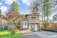 8076 139A STREET - thumbnail 2
