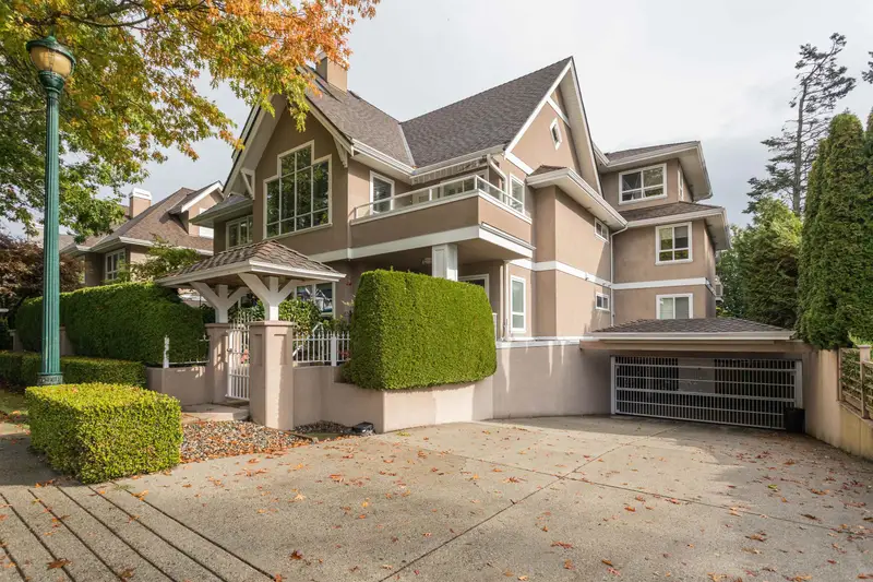 202 1250 55TH STREET - photo 1 of 25