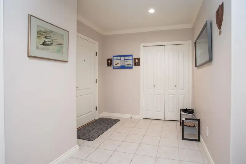 202 1250 55TH STREET - photo 2 of 25