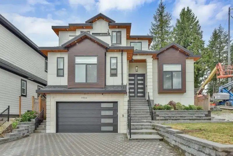 14212 114 AVENUE - photo 2 of 40