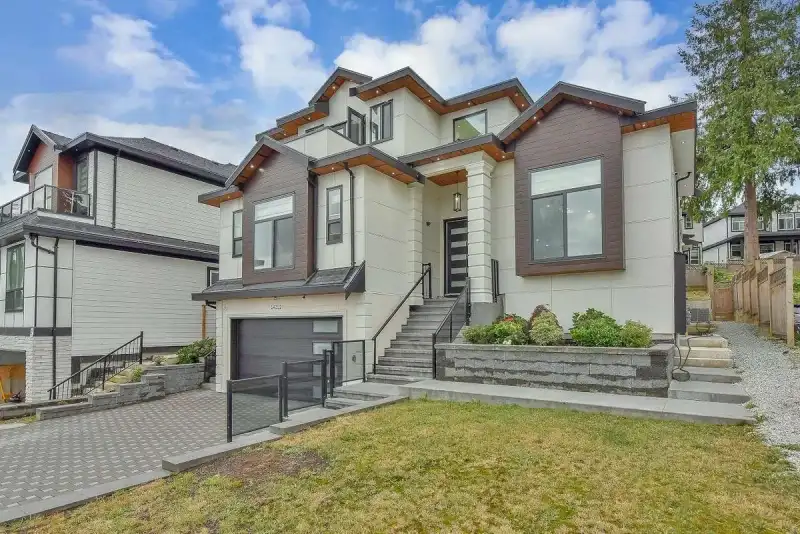 14212 114 AVENUE - photo 4 of 40