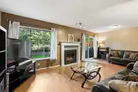 21 16016 82 AVENUE - thumbnail 2