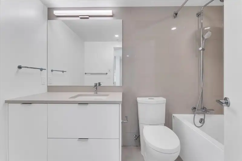 1212 13675 107A AVENUE - photo 4 of 15