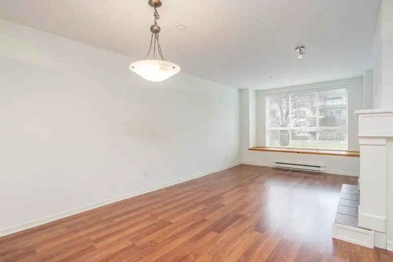 212 12633 NO. 2 ROAD - photo 4 of 25