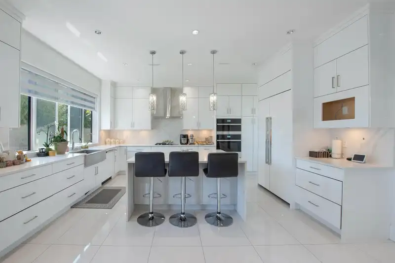 10884 141A STREET - photo 2 of 40