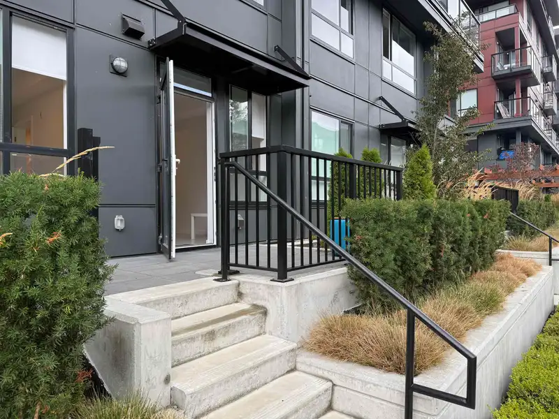 W111 13838 108 AVENUE - photo 1 of 12