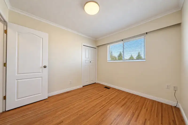 14490 106A AVENUE - photo 4 of 16