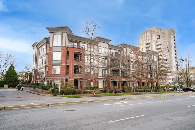 117 10499 UNIVERSITY DRIVE - photo 2 of 27
