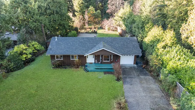 1559 PARK AVENUE - photo 2 of 25