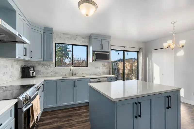 7923 122A STREET - photo 4 of 25