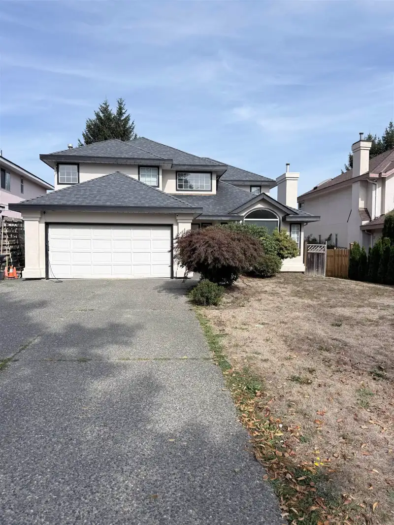 17163 102 AVENUE - photo 1 of 25