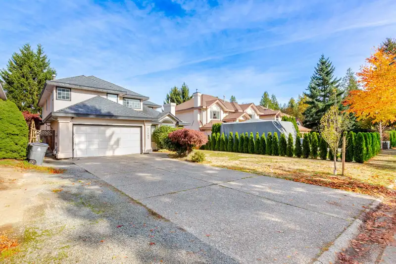 17163 102 AVENUE - photo 4 of 25