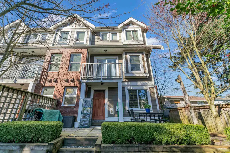 5 11490 84 AVENUE - photo 3 of 25