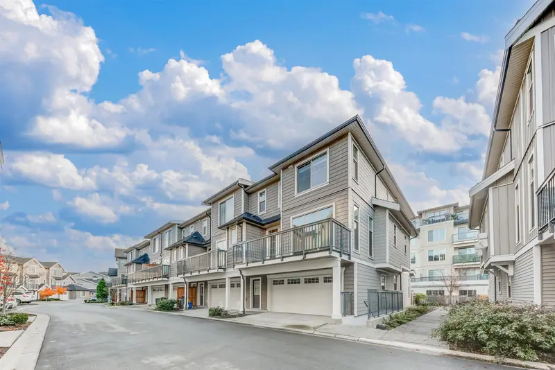 74 20487 65 AVENUE - photo 3 of 25