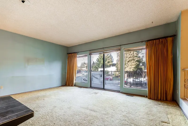 8689 DELCREST DRIVE - photo 4 of 25