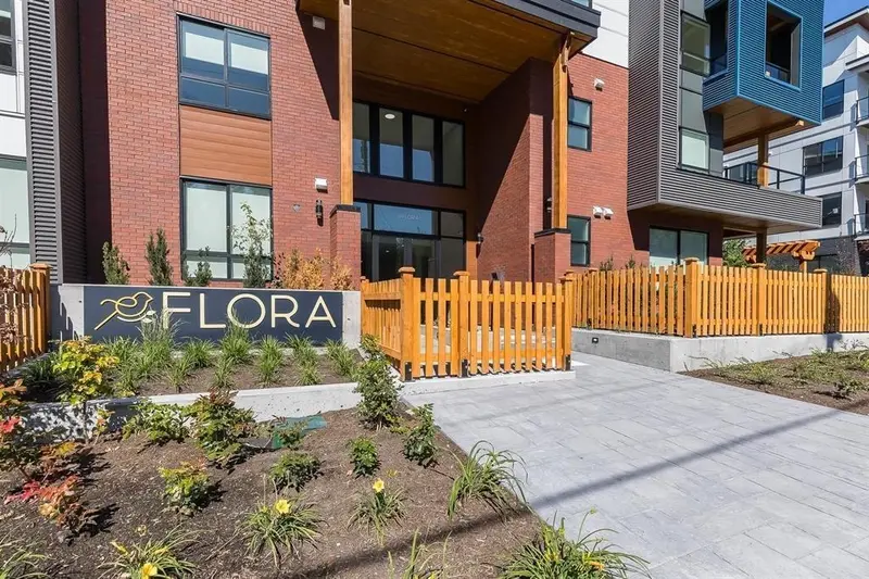 404 20286 72B AVENUE - photo 2 of 25