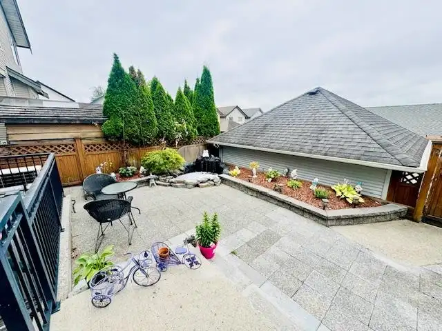 6825 190TH STREET - photo 2 of 37