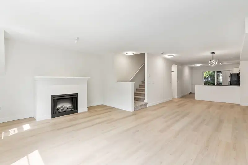 76 15871 85 AVENUE - photo 4 of 39