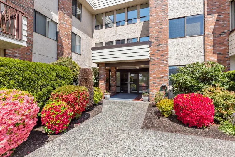 204 32885 GEORGE FERGUSON WAY - photo 3 of 25