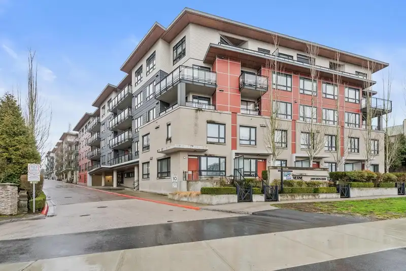 311 13919 FRASER HIGHWAY - photo 1 of 1
