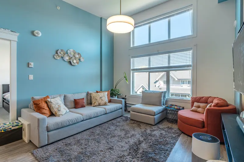 404 2389 HAWTHORNE AVENUE - photo 2 of 25